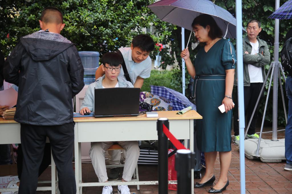 院领导现场指挥