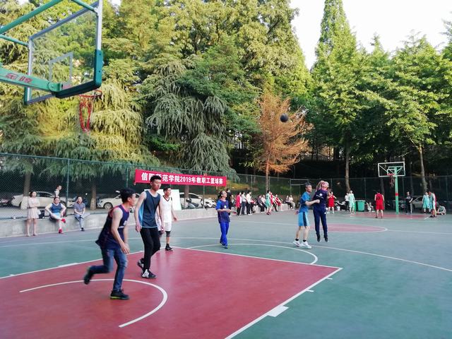 教职工篮球赛2.jpg 教职工篮球赛2.jpg