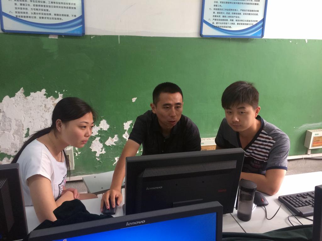 李鑫老师指导培训中